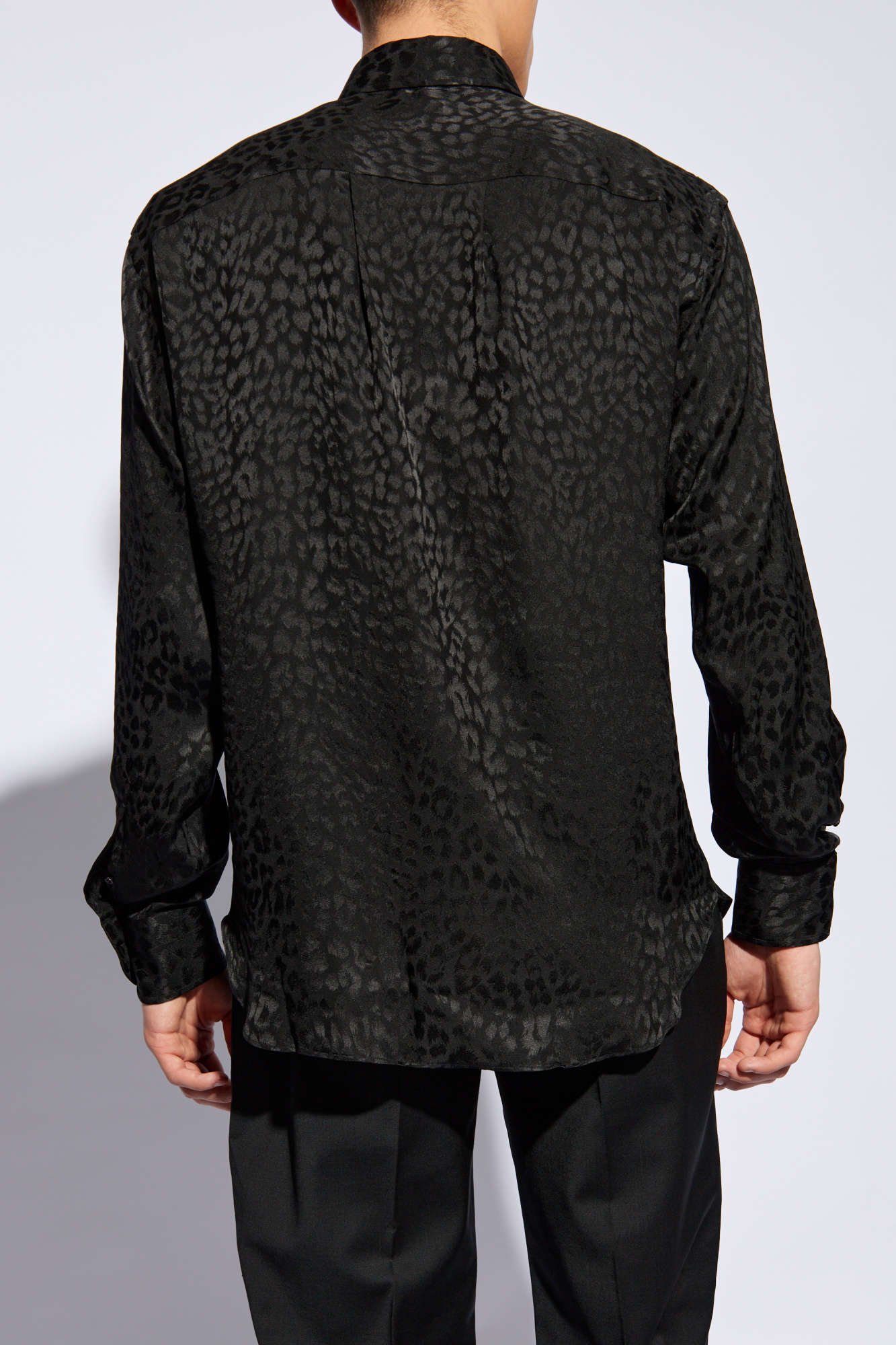 VIP【関税送料無料】希少 TOM FORD BLACK AND GOLD SILK T-SHIRT Tom Ford Printed logo crew neck t-shirt | The Fashion Square